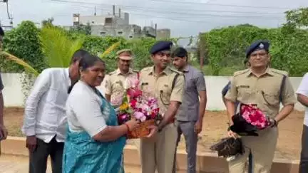 ములుగు: శాంతి భద్రతలను కాపాడేందుకు పోలీసులు కృషి చేయాలి: మంగపేటలో నూతన మోడల్ పోలీస్ స్టేషన్ ప్రారంభించిన సీతక్క