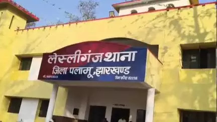 लेस्लीगंज: सांगबार पंचायत में ग्रामीण डाकघर बीपीएम ने बच्चे का निवाला डकारा, कहा- खबर मत चलाइए, शनिवार को पैसा कर दूँगा वापस