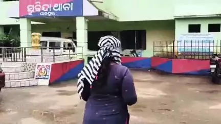 ସୁକିନ୍ଦା: ସୁକିନ୍ଦା ଥାନାରେ ଜିଲ୍ଲା ପରିଷଦଙ୍କ ସ୍ବାମୀ ମୁନା ହାଇବୃଙ୍କ ନାମରେ ସାଙ୍ଘାତିକ ଅଭିଯୋଗ ଆଣିଲେ ଯୁବତୀ