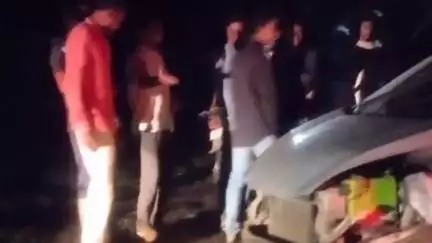 दलौदा: लालाखेड़ी रोड पर पिकअप और कार की टक्कर, कार क्षतिग्रस्त, पिकअप चालक फरार