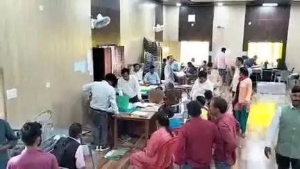 चम्पावत: चंपावत जिले में त्रिस्तरीय पंचायत चुनाव के नामांकन पत्रों की जांच प्रक्रिया शुरू हुई
