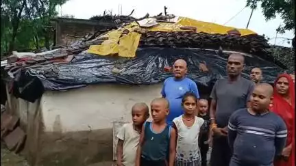 उचेहरा: गुडुआ गांव में झूठी शिकायत पर पात्र लोगों के नाम PM आवास योजना की सूची से काटने के आरोप, घरों में घुसा पानी #jansamasya