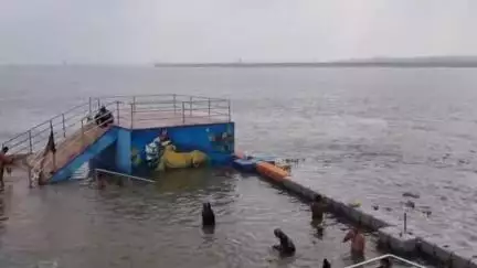 प्रयागराज में गंगा और यमुना के जलस्तर में बढ़ोतरी की संभावना, 2 लाख क्यूसेक छोड़ा गया पानी