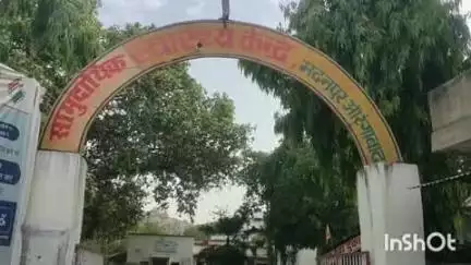 मदनपुर: शिमला गांव के समीप टोटो और बाइक की टक्कर में बाइक सवार महिला घायल