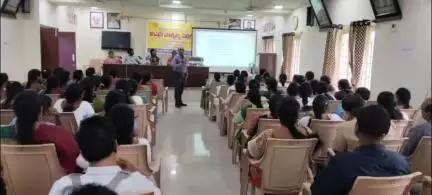 పెద్దాపురం ఎంపీడీవో కార్యాలయం నందు, శిశు అభివృద్ధి సంస్థ మరియు ఐసిడిఎస్ ప్రాజెక్ట్ ఆధ్వర్యంలో శిక్షణ.