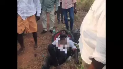 இராமநாதபுரம்: பாலை பூங்கா அருகில் இருசக்கர வாகன விபத்து இளைஞருக்கு கால் முறிவு