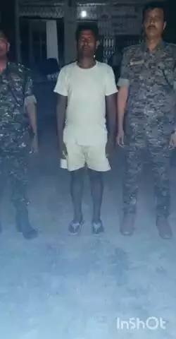मदनपुर: गजराज बीघा गांव से पुलिस ने शराब मामले में फरार अभियुक्त को किया गिरफ्तार