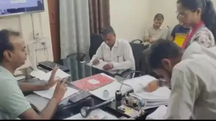 अकोढ़ी गोला: अकोढ़ी गोला में विशेष गहन पुनरीक्षण 2025 की प्रक्रिया तेज़, प्रपत्रों का संग्रह और अपलोडिंग जारी