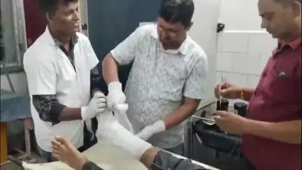 पीरटांड: पालगंज में सड़क हादसे में दो युवक घायल, एक गंभीर हालत में धनबाद रेफर