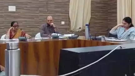 टोंक: जिला कलेक्टर कल्पना अग्रवाल ने मानसून की सक्रियता को देखते हुए अधिकारियों को प्रोएक्टिव होकर कार्य करने के दिए निर्देश