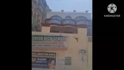 करछना: नैनी के डीडीएस स्कूल में फीस वापसी को लेकर हुआ हंगामा, प्रबंधक ने 15 जुलाई तक का दिया समय