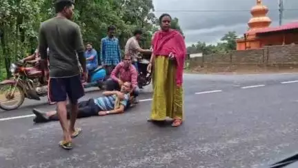 ଓରିଏଣ୍ଟ: ବନହରପାଳି ଥାନା ଅନ୍ତର୍ଗତ ବନହରପାଳି ଯିବା ରାସ୍ତାରେ ଜଣେ ବ୍ୟକ୍ତିଙ୍କୁ ଧକ୍କାଦେଲା ଏକ ଅଜଣା ଗାଡି, ଫଳରେ ବ୍ୟକ୍ତି ଜଣକ ଆହତ