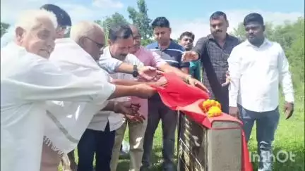हाजीपुर: दयालपुर और अफजलपुर धोबघट्टी पंचायत में स्वास्थ्य उपकेंद्रों के निर्माण कार्य का शिलान्यास