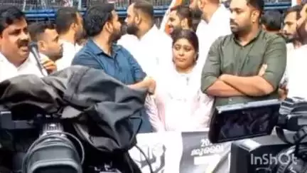 കോഴിക്കോട്: 'ആരോഗ്യ മന്ത്രി രാജിവെക്കും വരെ വിശ്രമമില്ല', യൂത്ത് കോൺഗ്രസ് കളക്ടറേറ്റ് മാർച്ചിൽ സംഘർഷം