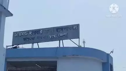 ফলতা: সাংসারিক অশান্তির কারণে বঙ্গ নগর এলাকার এক ব্যক্তি বিষ খেয়ে আত্মহত্যা করার চেষ্টা করে