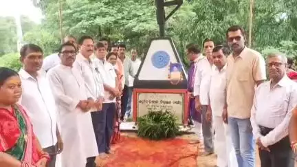 ଗୋବିନ୍ଦପୁର: ବାରଗାଡ଼ ଠାରେ ସହିଦ ଯବାନ ନିରଞ୍ଜନ କର୍ସେଲ ଙ୍କ ସ୍ମୃତି ସଭା ଅନୁଷ୍ଠିତ, ଯୋଗ ଦେଲେ ସୌମ୍ୟରଞ୍ଜନ