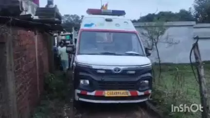 पाटन: ग्राम वियोसा में दिखा सिस्टम का अभाव, प्रसूता को स्ट्रेचर पर जननी एक्सप्रेस तक ले जाना पड़ा, बारिश से लोग बेहाल