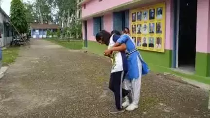 सूरजपुर: विश्रामपुर के शासकीय कन्या उच्चतर माध्यमिक विद्यालय में 'बेटी बचाओ, बेटी पढ़ाओ' अभियान अंतर्गत जागरूकता कार्यक्रम का आयोजन