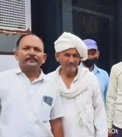 डूंगरपुर: डूंगरपुर के साबला पंचायत समिति के ग्राम पंचायत बोड़ीगामा छोटा के ग्रामीणों ने सोमवार को कलेक्ट्री के सामने किया प्रदर्शन