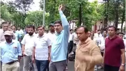 हरिद्वार: गुरुकुल कांगड़ी विश्वविद्यालय में कुलपति की नियुक्ति को लेकर विरोध प्रदर्शन, दो पक्षों के बीच हुआ हंगामा, पुलिस बल तैनात