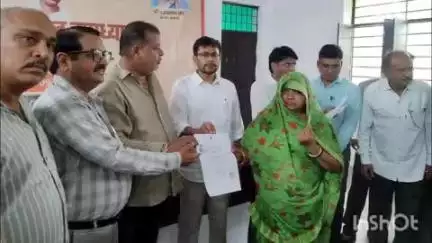 मावली: तुलसीदास जी की सराय में शिविर के दौरान जिला कलेक्टर ने लाभार्थियों को दी सरकारी योजनाओं की जानकारी