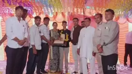 લાખણી: લાખણી ખાતે લિંબચ નાઈ યુવા સંગઠન દિયોદર.લાખણી દ્વારા સાતમું વાર્ષિક સ્નેહમિલન ઈનામ વિતરણ સમારોહ યોજાયો