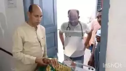 कटोरिया: कठौन के पास तेज रफ्तार बाइक ने वृद्ध महिला को मारी टक्कर, गंभीर हालत में कटोरिया अस्पताल से रेफर