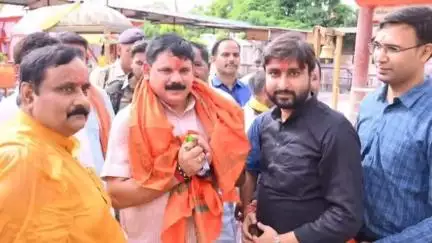 मोतिहारी: बिहार के सुप्रसिद्ध सोमेश्वर नाथ मंदिर अरेराज पहुंचे केंद्रीय मंत्री, किया गया भव्य स्वागत