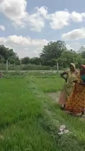 मजदुर माता बहनों से खेत खलियान तक जाकर जन संपर्क किया