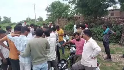 भदेसर: भदेसर ब्लॉक के सोनियाणा में स्कूल की भूमि पर अतिक्रमण की शिकायत के बाद प्रशासन ने अतिक्रमण हटाने के दिए आदेश