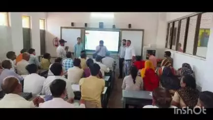 सबलगढ़: एसडीएम ने बीईओ को प्रशिक्षण में दी मतदाता सूची पुनरीक्षण पर ध्यान देने की जानकारी