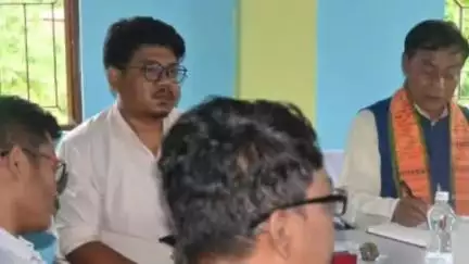 উদয়পুর: ঠেলাকুন ও চগরিয়া পঞ্চায়েতে রাস্তা এবং পানীয় জল কৃষি দপ্তর আরো বিভিন্ন দপ্তরের আধিকারিকদের নিয়ে পরিদর্শন বিধায়কের