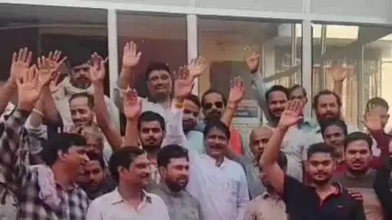 जलेसर: इंस्टाग्राम पर क्षत्रिय ठठेरा समाज को गाली देने के मामले में ठठेरा समाज में भारी आक्रोश, थाना जलेसर पर मुकदमा हुआ दर्ज