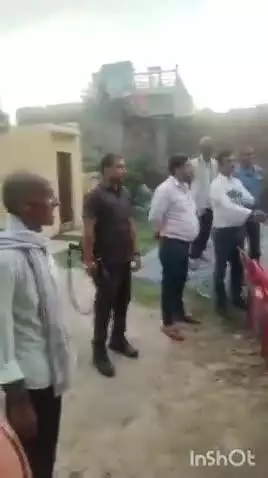 एत्मादपुर: गांव बैनई पहुंचे अपना दल से ब्रज क्षेत्र परिक्षेत्र आगरा के अध्यक्ष का ग्रामीणों और कार्यकर्ताओं ने किया भव्य स्वागत