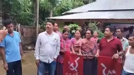 সাব্রুম: সাব্রুম মহকুমার বেতাগা এডিসি ভিলেজের আদিবাসী কলোনিতে দলত্যাগ সভা অনুষ্ঠিত হল