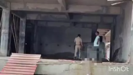 बरमकेला बस स्टैंड के पास निर्माणाधीन कॉम्प्लेक्स में अज्ञात युवक की मिली लाश