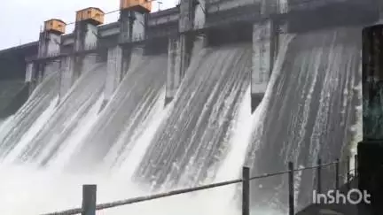 नाशिक: मुंबईला पाणीपुरवठा करणारे वैतरणा धरण भरण्याच्या मार्गावर, धरणातून ५५०० क्युसेक वेगाने पाण्याचा विसर्ग सुरू