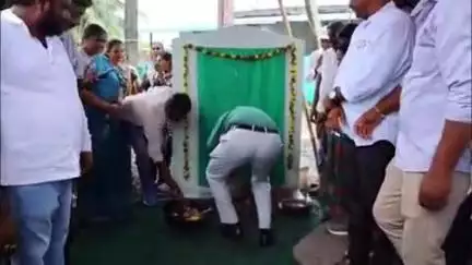 ములుగు: ప్రతి గ్రామంలో సీసీ రోడ్లు, డ్రైనేజీ నిర్మాణ పనులను చేపడతాం: చిన్న బోయినపల్లిలో మంత్రి సీతక్క