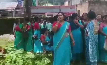 ধূপগুড়ি: 10 দফা দাবিতে চালসায় সিডিপিওকে ডেপুটেশন পশ্চিমবঙ্গ অঙ্গনওয়াড়ি কর্মী ও সহায়িকা কল্যাণ সমিতির