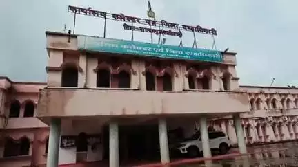 नारायणपुर: कलेक्ट्रेट में आयोजित जनदर्शन में कलेक्टर ने सुनी ग्रामीणों की समस्याएं, दिए तत्काल कार्रवाई के निर्देश