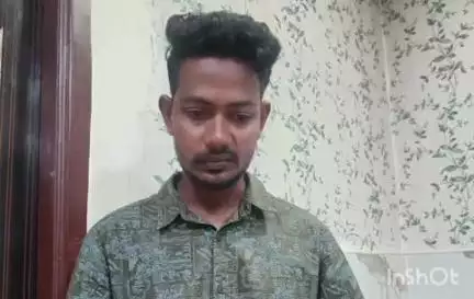 କଟକ ପୌରାଞ୍ଚଳ: ଛାତ୍ରୀଙ୍କୁ ବାଟରେ ଅଟକାଇ ଅସଦାଚରଣ ଘଟଣାରେ   ବାକ୍ସିବଜାର ବଢେଇ ସହିରୁ ସୋମବାର  ଅଭିଯୁକ୍ତକୁ ବିଡାନାସୀ ପୋଲିସ ଗିରଫ କରିଛି  ।