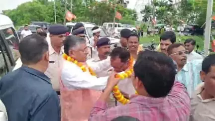 दनियावां: जनसंवाद कार्यक्रम में बीस सूत्री कार्यालय, विवाह भवन और बीजेपी कार्यालय का उद्घाटन किया गया