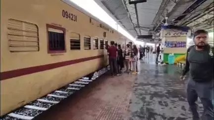पेण्ड्रा रोड गौरेला: 4दिनों से लगातार हो रहे जिले में बारिश से पेंड्रारोड में रेलवे के परिचालन पर भी पड़ा कर यात्री हुए परेशान #jansamasya