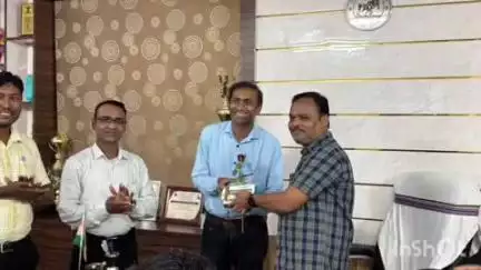 ନବରଙ୍ଗପୁର ପୋଲିସ ଷ୍ଟେସନ: ଲକ୍ଷ୍ୟ, ଶିକ୍ଷାସେତୁ ପୁସ୍ତିକାରେ ସହଯୋଗ କରିଥିବା ଶିକ୍ଷକ ଶିକ୍ଷୟତ୍ରୀଙ୍କୁ ନିଜ କାର୍ଯ୍ୟାଳୟରେ ସମ୍ବର୍ଦ୍ଧିତ କଲେ ଜିଲ୍ଲା ଶିକ୍ଷାଧିକାରୀ