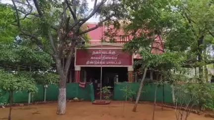 திண்டுக்கல் கிழக்கு: மேற்குரத வீதியில் இரு சக்கர வாகனத்தில் நிலை தடுமாறி கீழே விழுந்த வாலிபர் படுகாயம் அடைந்து சிகிச்சை பலனின்றி பலி