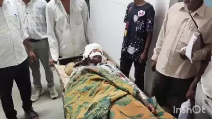 डूंगरपुर: अज्ञात वाहन की टक्कर से बाइक सवार दो युवक गंभीर घायल, जिला अस्पताल में उपचार जारी