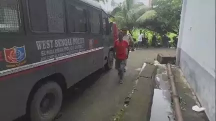 কাকদ্বীপ: বেপরোয়া ভাবে গাড়ি চালানোর ঘটনায় গ্রেপ্তার এক কাকদ্বীপ এলাকার ঘটনা আজ আদালতে পেশ করলো