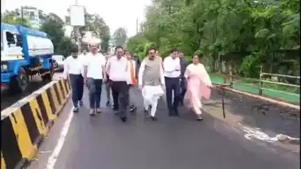 जबलपुर: मरम्मत कार्य में लापरवाही पर लोक निर्माण मंत्री सिंह भड़के, निगम यंत्री की लगाई क्लास