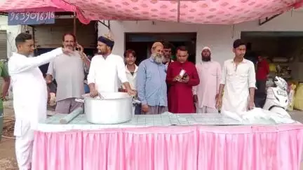 जगह-जगह मोहर्रम के उपलक्ष में इस्लामी लोगों ने पिलाया मीठा शरबत reporter Uttarakhand bajpur...