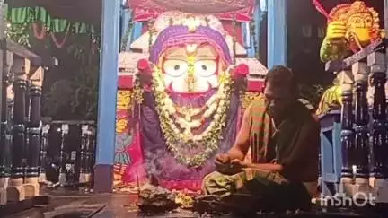 ରାଉରକେଲା ମ୍ୟୁନିସିପାଲଟି: ସେକ୍ଟର -୩ ସ୍ଥିତ ଶ୍ରୀମନ୍ଦିର ବାହୁଡା଼ ପରେ ପ୍ରଭୁ ଜଗନ୍ନାଥ ଓ ବଡ଼ ଭାଇ ବଳଭଦ୍ର ତଥା ଭଉଣୀ ସୁଭଦ୍ରା ରଥରେ ଥାଇ  ଅଧର ପଣା
ଓ ସଂଗୀତ ଆସର
